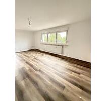 Kernsanierte schöne 3-Zimmer-Dachgeschosswohnung mit Balkon - Offenbach am Main Bieberer Berg