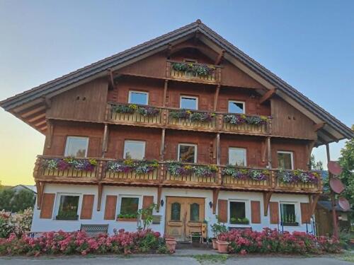 Foto - 16 Zimmer Bauernhaus, Landhaus zum Kaufen in Perach