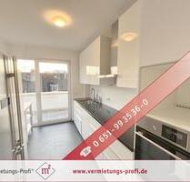 Trier- Ihr Platz zum Ankommen- stilvolle 4-Zimmer-Wohnung mit umlaufendem Balkon, EInbauküche und Tiefgaragenstellplatz auf 137 m²,