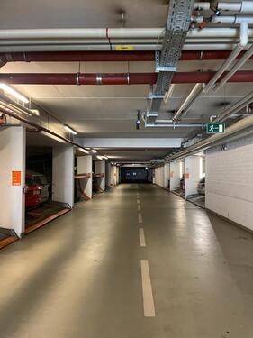 Foto - Duplex-Stellplatz in gepflegter Tiefgarage-Hohenstaufenstrasse 10