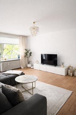 Foto - Voll möblierte 2 Zimmer Wohnung mit Balkon - befristet