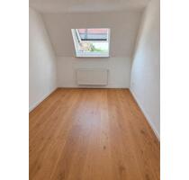 Frisch renovierte 3-Zimmer-Wohnung mit Einbauküche & Stellplatz - Augsburg Firnhaberau