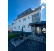 Idstein-Walsdorf: DG-Wohnung 108qm mit besonderem Charme