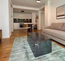 Helle 2-Zimmer-Wohnung mit Balkon, Einbauküche und Fußbodenheizun - Berlin Mitte