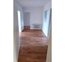 helle Wohnung in ruhiger Lage - 650,00&nbsp;EUR Kaltmiete, ca.&nbsp; 82,00&nbsp;m&sup2; in Hamm (Sieg) (PLZ: 57577)