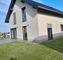 Einfamilienhaus – Baujahr 2022 – Doppelgarage - Peterswald-Löffelscheid