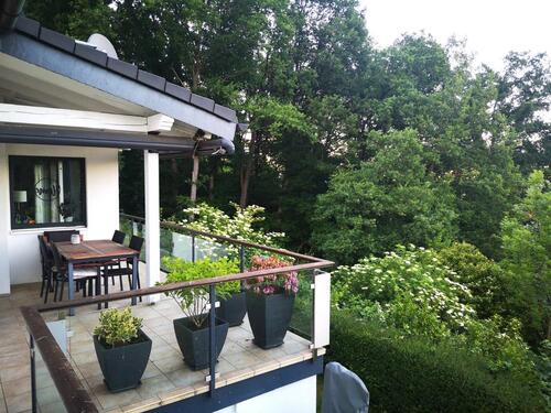Foto - Exklusive 4-Zi.-Wohnung am Naturschutzgebiet Küche,Balkon,Garten