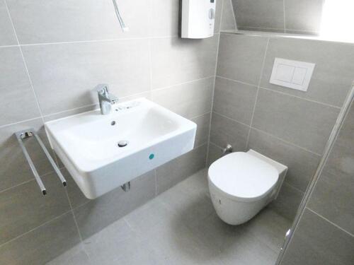 Foto - Modernisierte 2-Zi.-Altbau-Whg.mit Designboden in E-Kray!