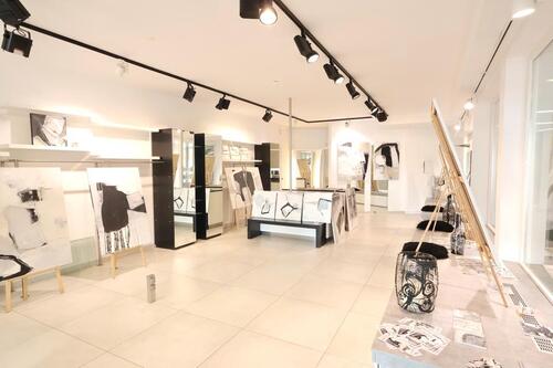 Foto - *Kneippstraße, A-Lage, mod. Ladenfläche mit. sep. Küche, vielseitig nutzbar, ca. 66 m², ab sofort*