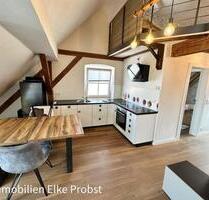 Charmante und hochwertig renovierte Dachgeschosswohnung mit Galerie und Balkon in Cham