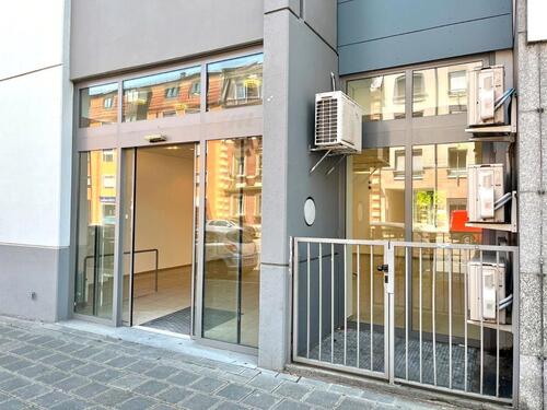 Foto - Laden, zentral, großes Schaufenster, provisionsfrei.