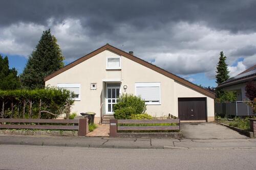 Foto - Einfamilienhaus mit großem sonnigem Garten am Röttererberg