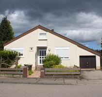 Einfamilienhaus mit großem sonnigem Garten am Röttererberg - Rastatt