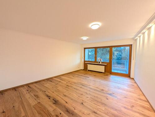 Foto - Kernsanierte 3,5 Zimmer Wohnung mit Loggia und Tiefgarage