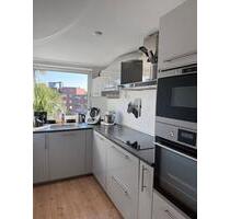 Helle DG-Wohnung 2-3 Zi., Terrasse & Einbauküche, MG-Lürrip - Mönchengladbach Nord