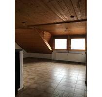 75 qm Dachgeschosswohnung Südhang mit 3 Zimmer - Leidersbach