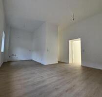 Helle 3 ZKB mit EBK EG Erstbezug nach Kernsanierung hohe Decken - Krefeld Dießem