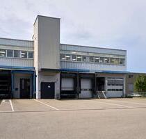 Autarke Halle mit eigenem Zugang und 4 Rampen – 1.360 m² in Top-Lage! * - Frickenhausen