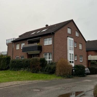 Foto - Freie Erdgeschosswohnung 3,5 Raum mit Terrasse und Garage