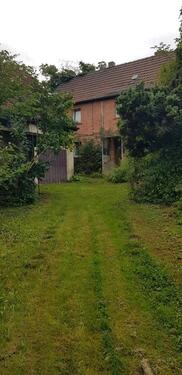 Foto - Freistehendes Einfamilienhaus mit großen Grundstück