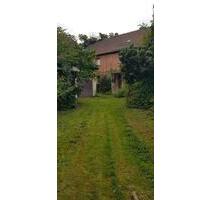 Freistehendes Einfamilienhaus mit großen Grundstück - Teuchern