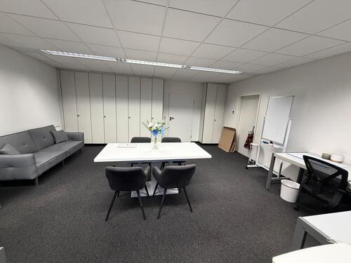 Foto - Büroraum in Leonberg - 688,00&nbsp;EUR Kaltmiete, ca.&nbsp; 20,00&nbsp;m&sup2;