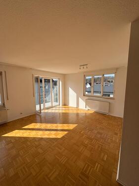 Foto - Helle 3-Zimmer Wohnung mit neuer Küche, Balkon und Garage