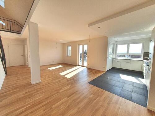 Foto - Stilvolle 3,5-Raum-Maisonette-Wohnung m. lux. Ausstattung, Balkon und EBK in Griesheim