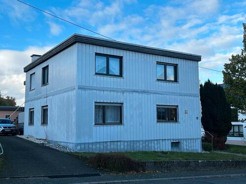 Foto - Ein -Mehrfamilienhaus oder arbeiten&leben in einem