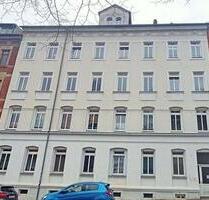 Gemütliche DG 3-Zimmer Wohnung mit Laminat und Wannenbad in guter Lage. - Chemnitz Bernsdorf