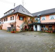 Haus mit 15 Zimmern zwischen Emmendingen und Freiburg