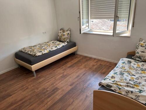 Foto - WG Zimmer Monteurwohnung Arbeiterzimmer DIRLEWANG