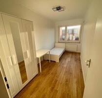 1 Zimmer in 3er Männer WG frei - 550,00&nbsp;EUR Kaltmiete, ca.&nbsp; 83,00&nbsp;m&sup2; in Hamburg (PLZ: 21149) Harburg