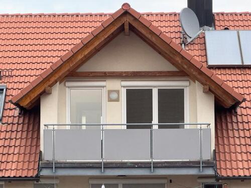 Foto - Großzügige 3-Zimmer DG-Wohnung mit Dachterrasse, Garage + Keller