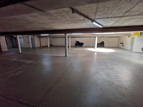 Foto - Tiefgaragenstellplatz zu vermieten