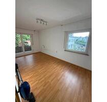 ZIMMER FÜR FRAUEN - 500,00&nbsp;EUR Kaltmiete, ca.&nbsp; 15,00&nbsp;m&sup2; in Böblingen (PLZ: 71032)