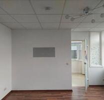 Wohnung Helle 3,5- Zimmer Wohnung + kleiner Wintergarten im WZ - Königsbrunn