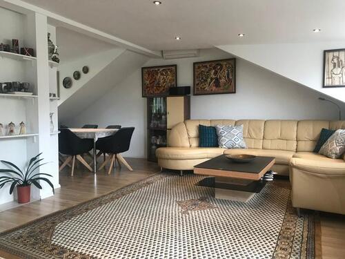 Foto - Stilvolle DG-Wohnung mit gehobener Innenausstattung & Einbauküche
