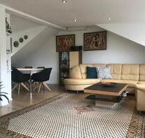 Stilvolle DG-Wohnung mit gehobener Innenausstattung & Einbauküche - Stuttgart Vaihingen