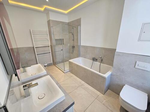 Foto - Exklusive 3- Zimmerwohnung inkl. modernem Masterbad mit Wa&Du +Gäste- WC+Balkon+Parkett & Fliesen