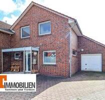 TT bietet an: Moderne Doppelhaushälfte mit Kamin, hochwertiger Ausstattung, Garten und Garage im Stadtteil Maadebogen in Wilhelmshaven!