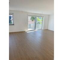 Steinweiler: Erstbezug – OG-Whg inkl. Einbauküche, Balkon, Garage