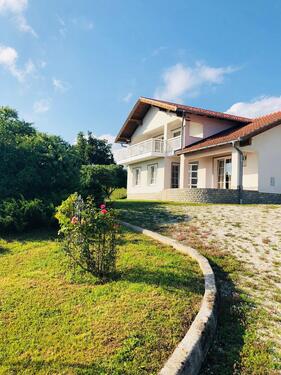 Foto - Grundstück und 3 Häuser erhöhter Lage Ostrozac Bosnia&Herzegovina