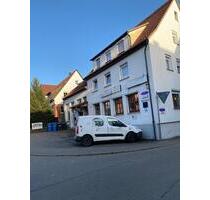 Drei Familienhaus mit Zwei Gewerbeeinheiten in Walddorfhäslach