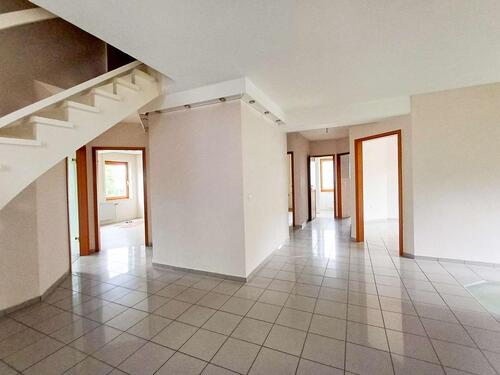 Foto - Zwei Etagen mit Wohlfühlfaktor – gestalten Sie Ihre neue PraxisBüro mit!