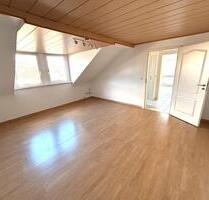 Schöne helle DG-Wohnung in Dillingen - Dillingen (Saar)