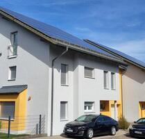 Exklusive Architekten-DHH mit Einfamilienhaus-Flair, WP, PV, A+ - Waldmohr