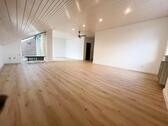 Foto - Renovierte 4 Zi. DG-Wo. 110 qm+Sauna+Balkon ab 01.09.25