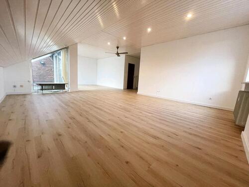 Foto - Renovierte 4 Zi. DG-Wo. 110 qm+Sauna+Balkon ab 01.09.25