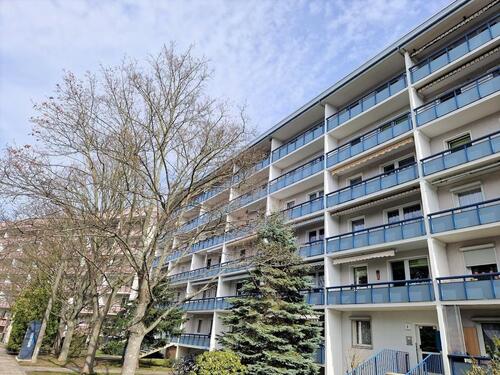 Foto - **FRISCH RENOVIERT**3-Zimmer-Wohnung 1.OG Balkon Bad mit Wanne ab 15.05.2026